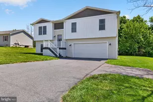 3 Walleye Dr, Shippensburg, PA 17257 - Photo 2
