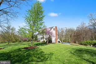 14 Royal Dr, Carlisle, PA 17015 - Photo 2