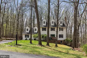 662 Shannon Rd, Boiling Springs, PA 17007 - Photo 2