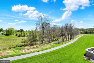 800 Aurora Dr, Mechanicsburg, PA 17055 - Photo 24