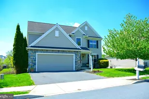 2034 Liberty Dr, Mechanicsburg, PA 17055 - Photo 2