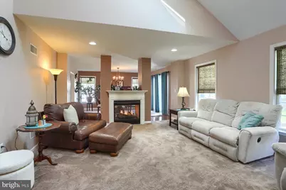 4250 Roth Farm Village Cir, Mechanicsburg, PA 17050 - Photo 10