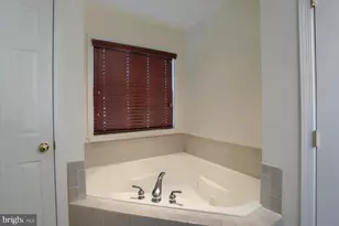 4250 Roth Farm Village Cir, Mechanicsburg, PA 17050 - Photo 28