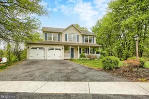 6319 Valleybrook Dr, Mechanicsburg, PA 17050 - Photo 2