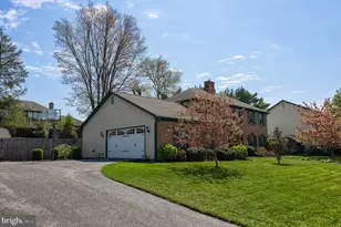 483 Woodcrest Dr, Mechanicsburg, PA 17050 - Photo 4