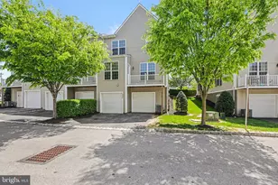 3256 Lark Wy, Mechanicsburg, PA 17055 - Photo 2