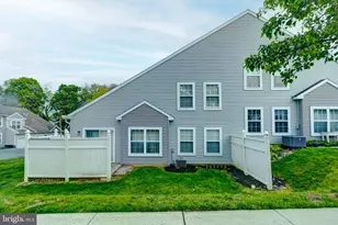 80 Courtyard Dr, Carlisle, PA 17013 - Photo 4