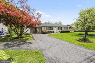 605 Old Grove Rd, Mechanicsburg, PA 17055 - Photo 2