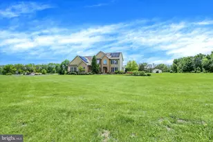 107 Woods Dr, Mechanicsburg, PA 17050 - Photo 2