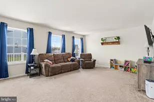 246 Forgedale Dr, Carlisle, PA 17015 - Photo 6