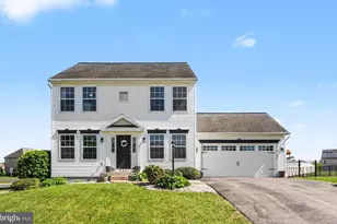 246 Forgedale Dr, Carlisle, PA 17015 - Photo 2