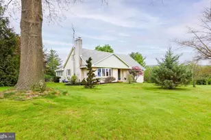 218 Three Square Hollow Rd, Newburg, PA 17240 - Photo 2