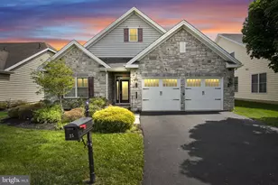 35 Presidents Dr, Mechanicsburg, PA 17050 - Photo 2