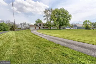 810 Creek Road, Carlisle, PA 17015 - Photo 2