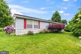 9 Raspberry Dr, Mechanicsburg, PA 17050 - Photo 2
