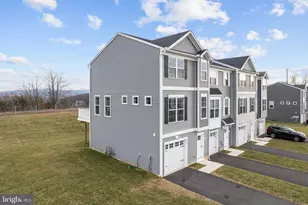 2027 Ter Vw Ln, Mechanicsburg, PA 17055 - Photo 1