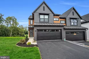 2147 S Autumn Chase Dr, Mechanicsburg, PA 17055 - Photo 2