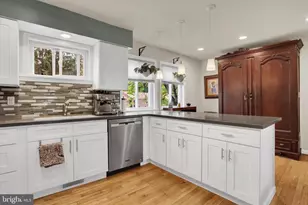 8 Campbell Pl, Camp Hill, PA 17011 - Photo 10