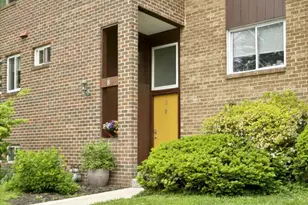 8 Campbell Pl, Camp Hill, PA 17011 - Photo 2