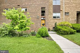 8 Campbell Pl, Camp Hill, PA 17011 - Photo 1