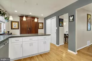 8 Campbell Pl, Camp Hill, PA 17011 - Photo 12