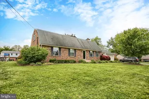 14 Broadmoor Dr, Mechanicsburg, PA 17055 - Photo 2