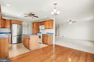100 Garfield Dr, Carlisle, PA 17015 - Photo 6