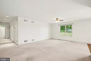 100 Garfield Dr, Carlisle, PA 17015 - Photo 4