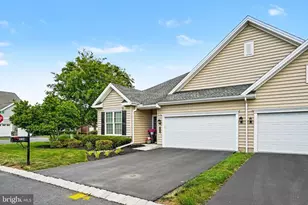 254 Colonial Dr, Mechanicsburg, PA 17050 - Photo 2
