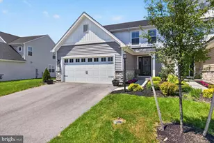 82 Long Bnd Dr, Carlisle, PA 17015 - Photo 2