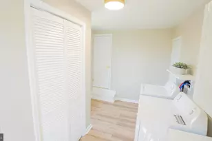 9 Oakwood Cir, Camp Hill, PA 17011 - Photo 12