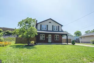 9 Oakwood Cir, Camp Hill, PA 17011 - Photo 2
