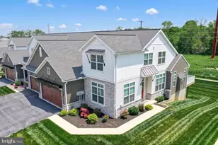 770 Aurora Dr, Mechanicsburg, PA 17055 - Photo 2