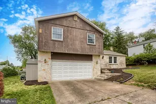825 Ridgewood Dr, Mechanicsburg, PA 17050 - Photo 2