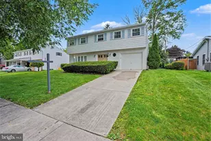 7 Center Dr, Camp Hill, PA 17011 - Photo 2