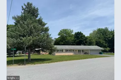 200 Oak Dr, Mount Holly Springs, PA 17065 - Photo 2