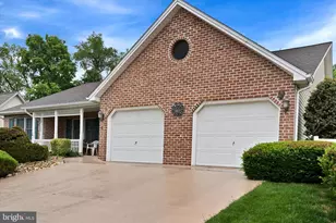 3 Wineberry Dr, Mechanicsburg, PA 17055 - Photo 2