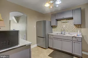 146 E Penn St, Carlisle, PA 17013 - Photo 10