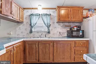 409 Venice Ave, Carlisle, PA 17015 - Photo 6