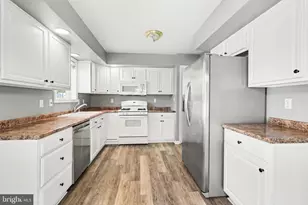 130 Sable Dr, Carlisle, PA 17013 - Photo 2