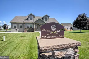 702 Southwood Dr, Shippensburg, PA 17257 - Photo 2