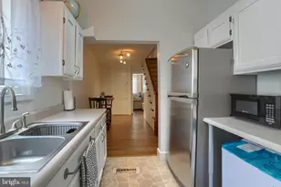 221 S Pitt St, Carlisle, PA 17013 - Photo 8
