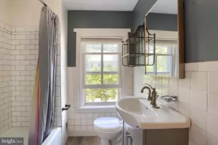 221 S Pitt St, Carlisle, PA 17013 - Photo 36