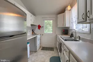 221 S Pitt St, Carlisle, PA 17013 - Photo 6