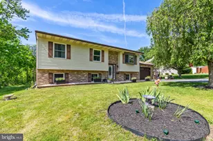 228 Woods Dr, Mechanicsburg, PA 17050 - Photo 1