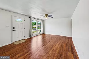 211 Fern Ave, Carlisle, PA 17013 - Photo 2