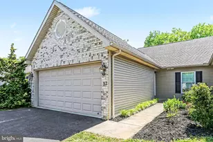 92 Keswick Dr, Mechanicsburg, PA 17050 - Photo 1