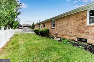 1516 Hemlock Ave, Carlisle, PA 17013 - Photo 4