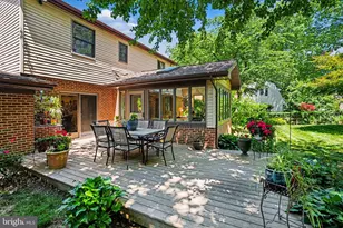 1204 Fleetwood Dr, Carlisle, PA 17013 - Photo 2