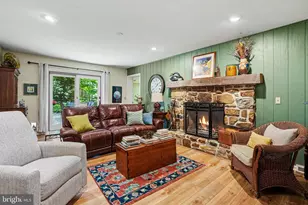 1204 Fleetwood Dr, Carlisle, PA 17013 - Photo 4